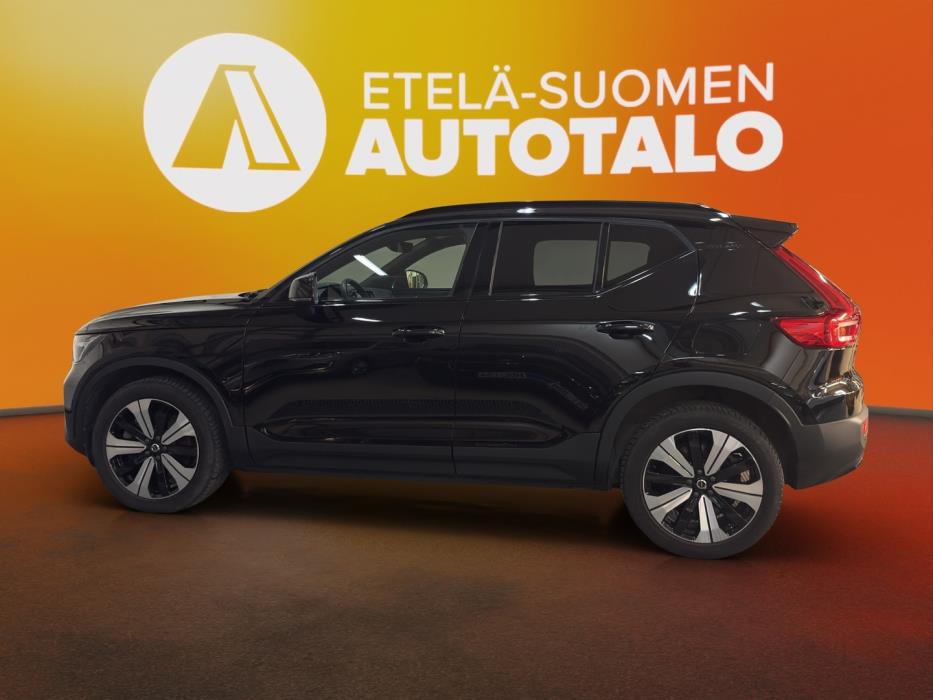 VOLVO XC40 2023