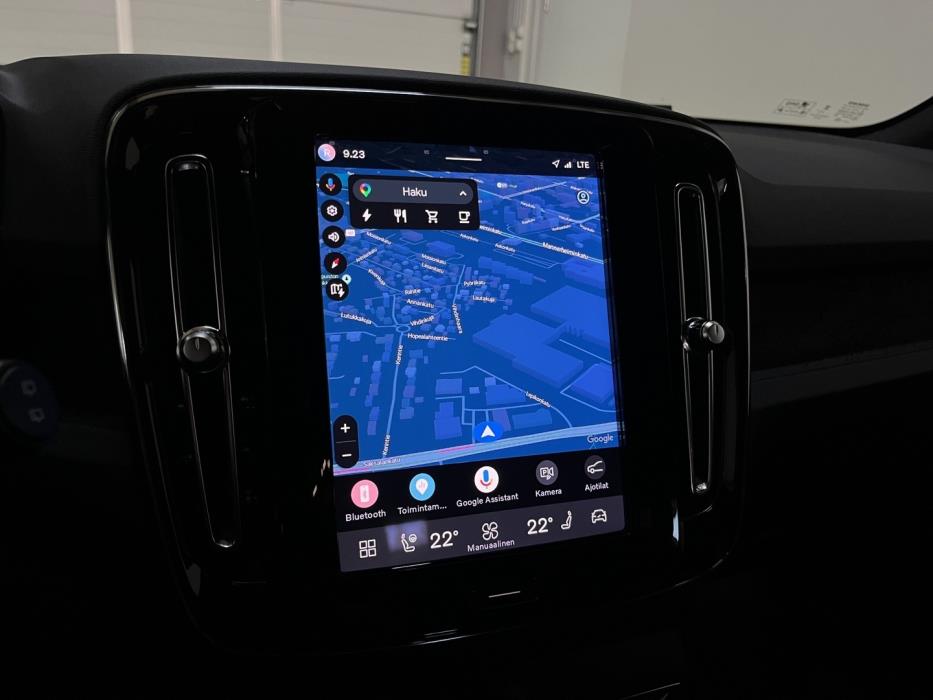 VOLVO XC40 2023