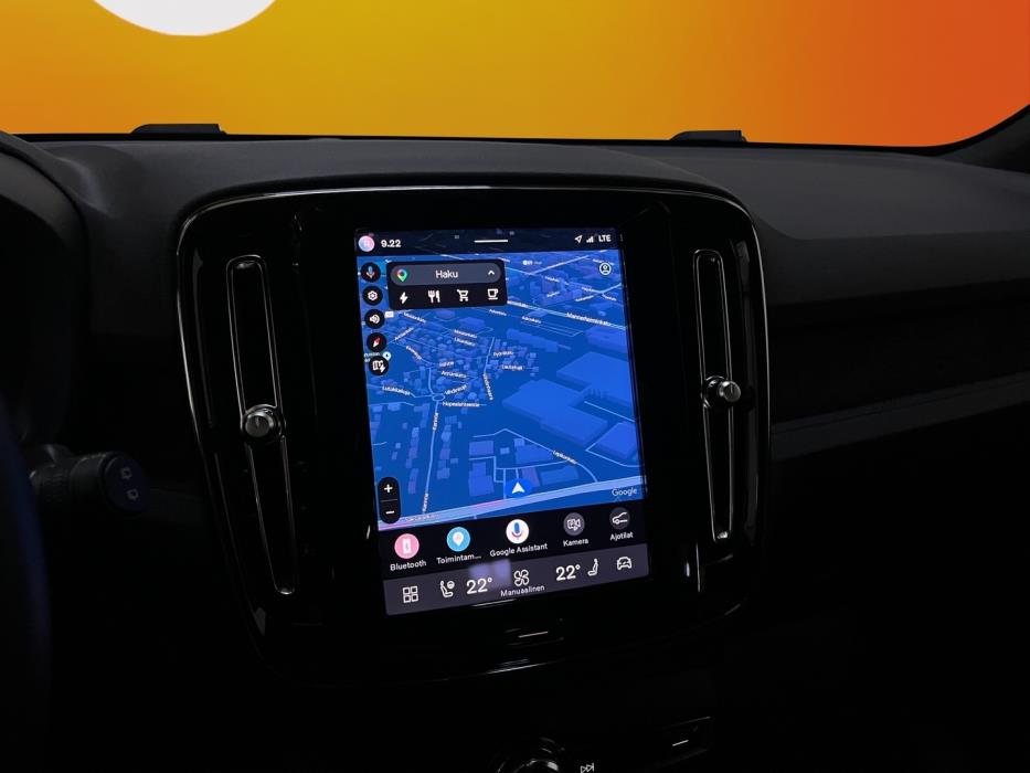 VOLVO XC40 2023