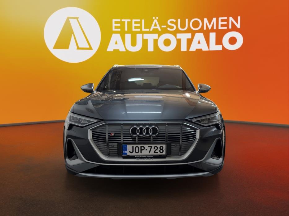 AUDI e-tron 2023