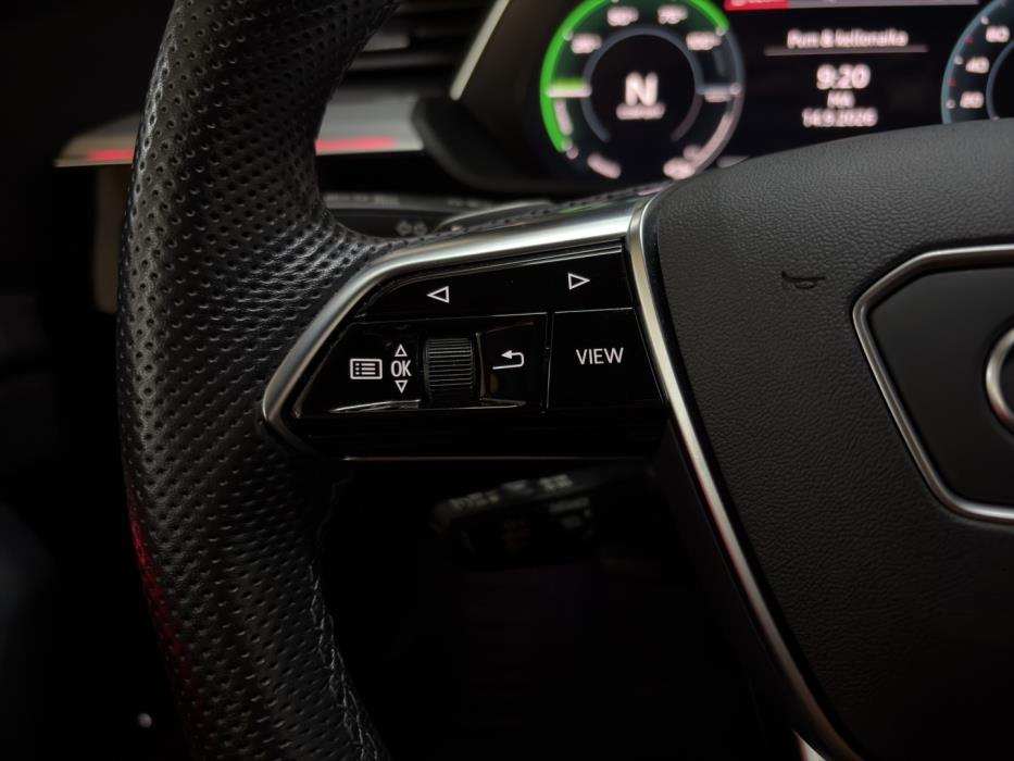 AUDI e-tron 2023