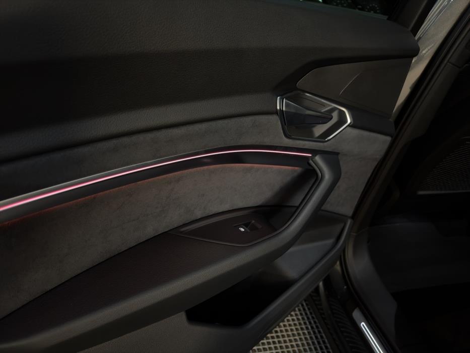 AUDI e-tron 2023