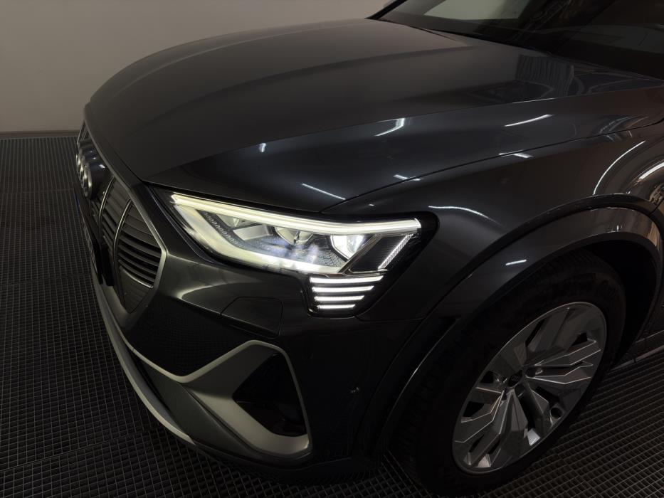 AUDI e-tron 2023