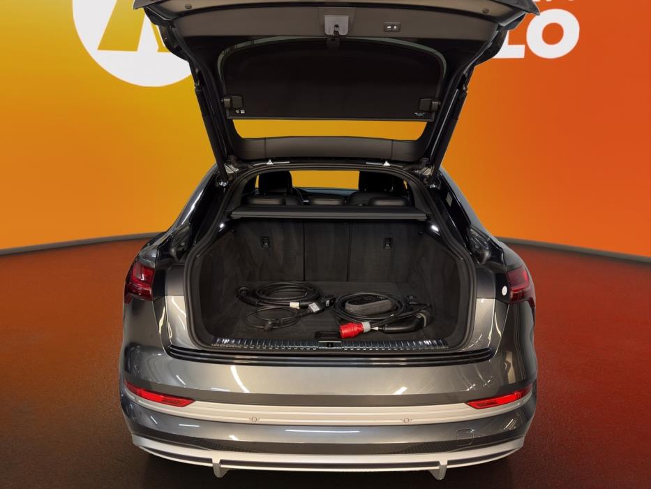 AUDI e-tron 2023