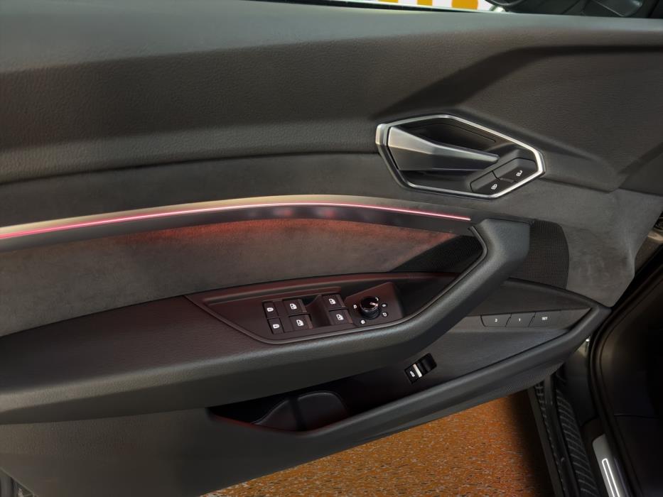 AUDI e-tron 2023
