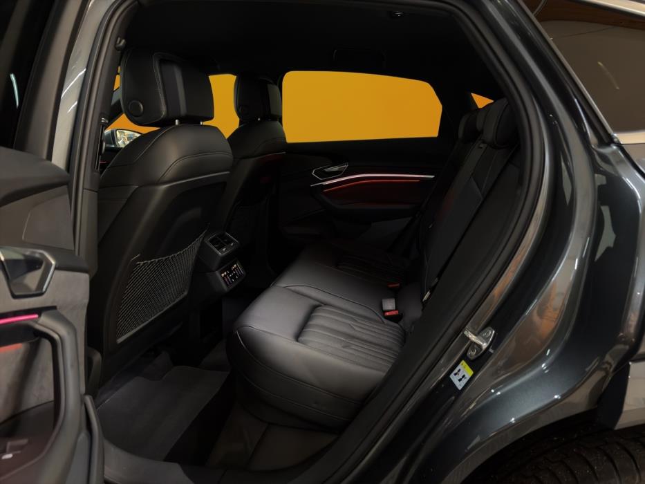 AUDI e-tron 2023