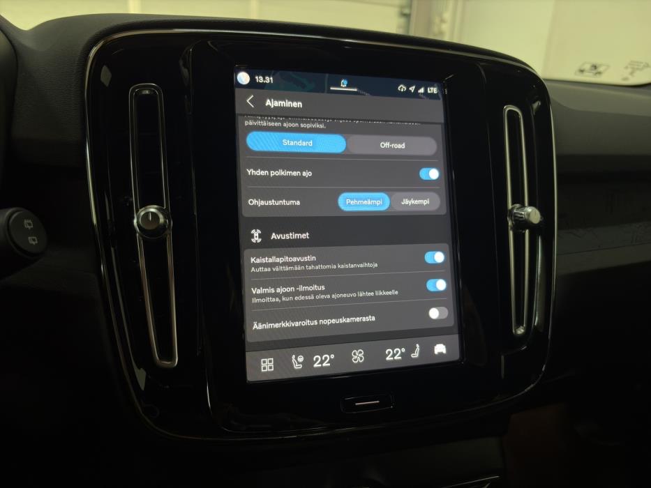 VOLVO XC40 2023