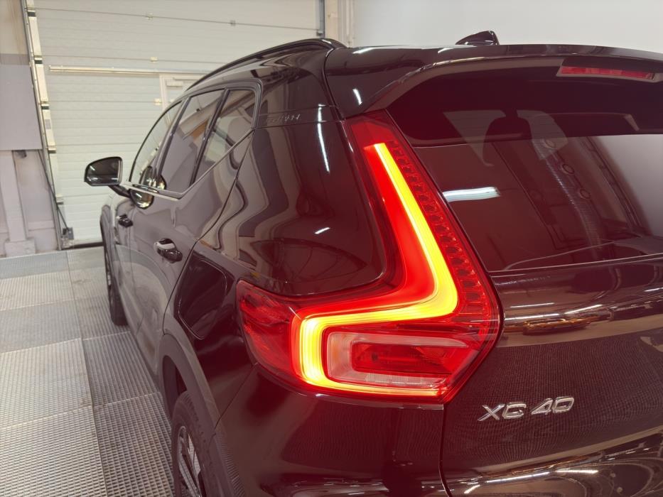 VOLVO XC40 2023
