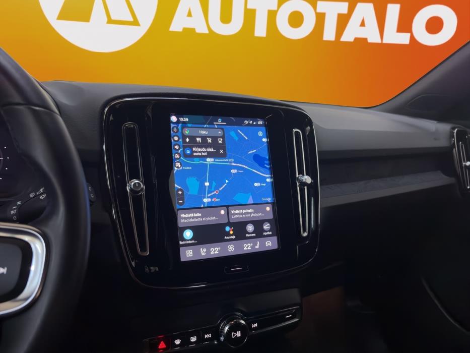 VOLVO XC40 2023