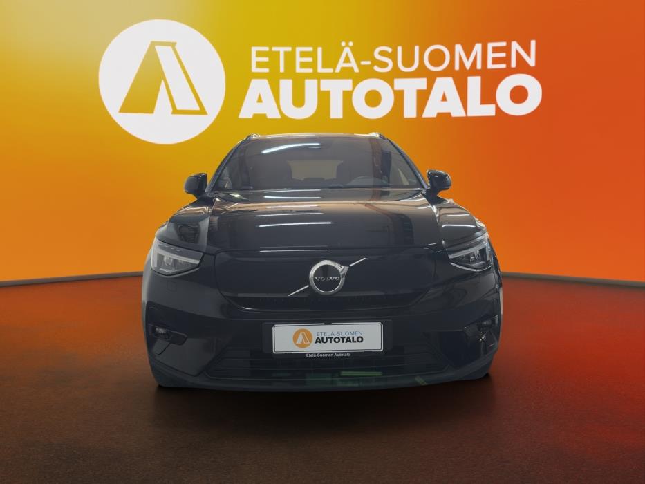 VOLVO XC40 2023