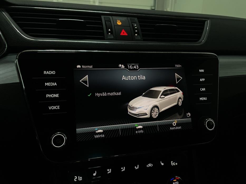 SKODA Superb 2023