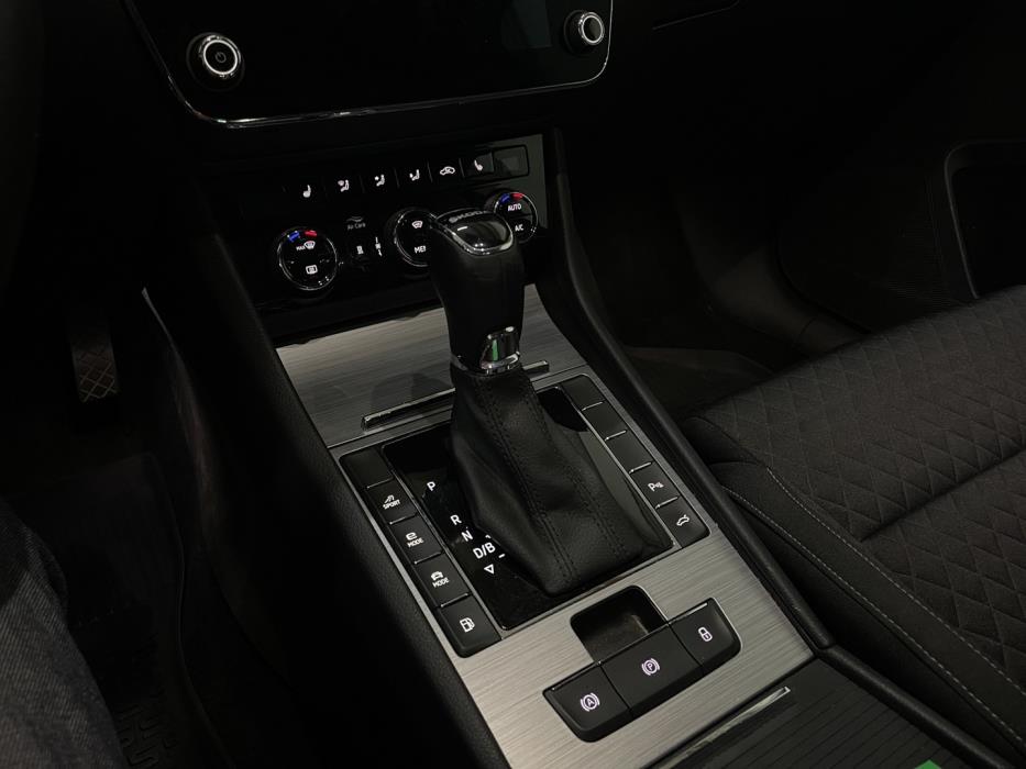 SKODA Superb 2023