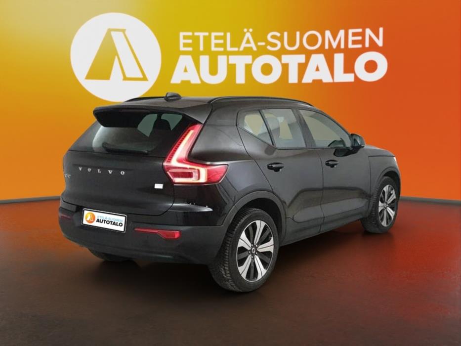 VOLVO XC40 2023