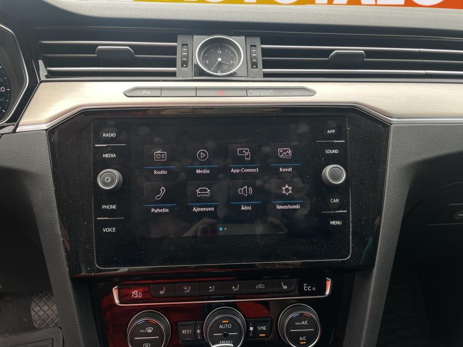 VOLKSWAGEN Passat 2018
