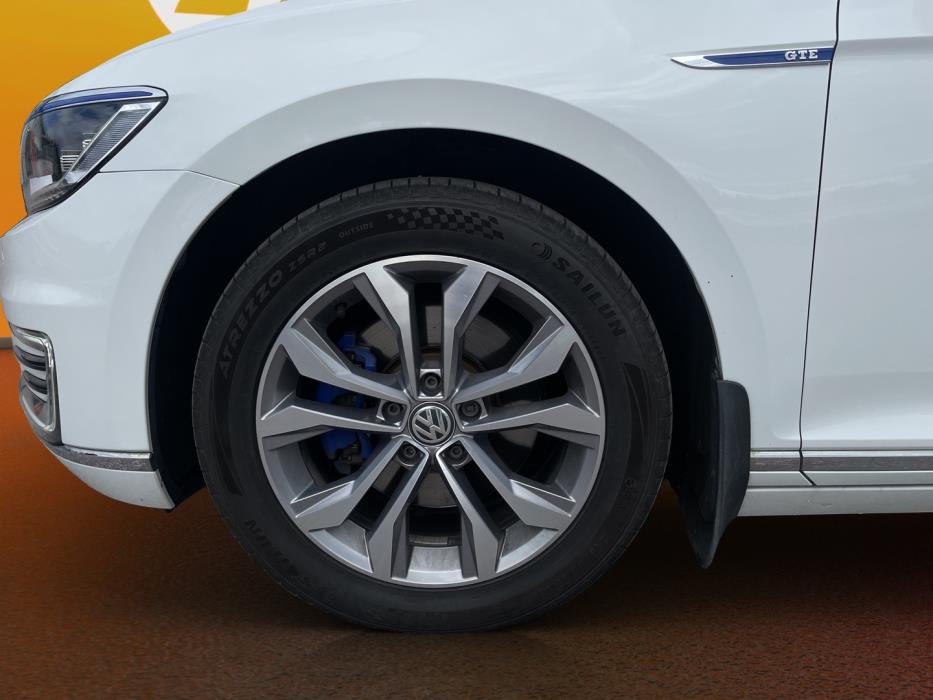 VOLKSWAGEN Passat 2018