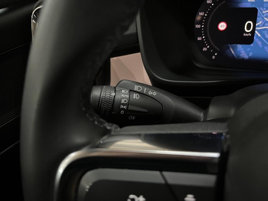 VOLVO C40 2023