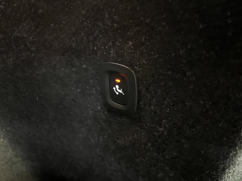 VOLVO C40 2023