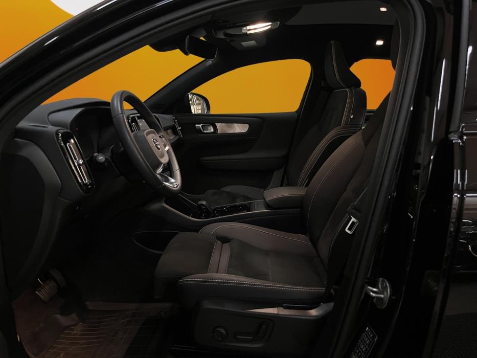 VOLVO C40 2023