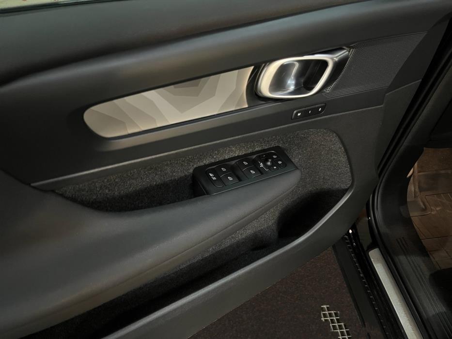 VOLVO C40 2023