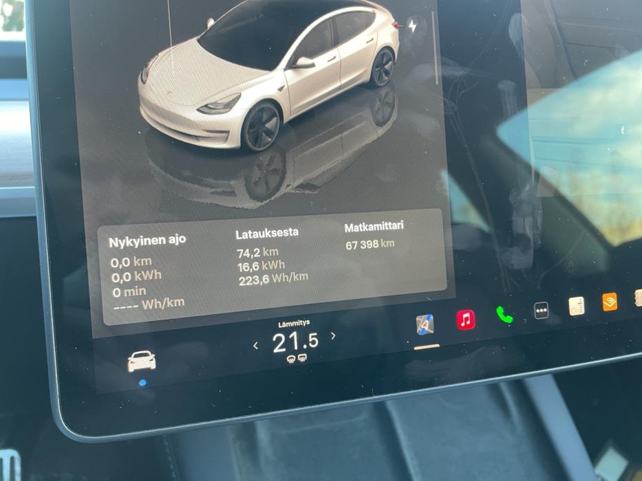 TESLA Model 3 2022