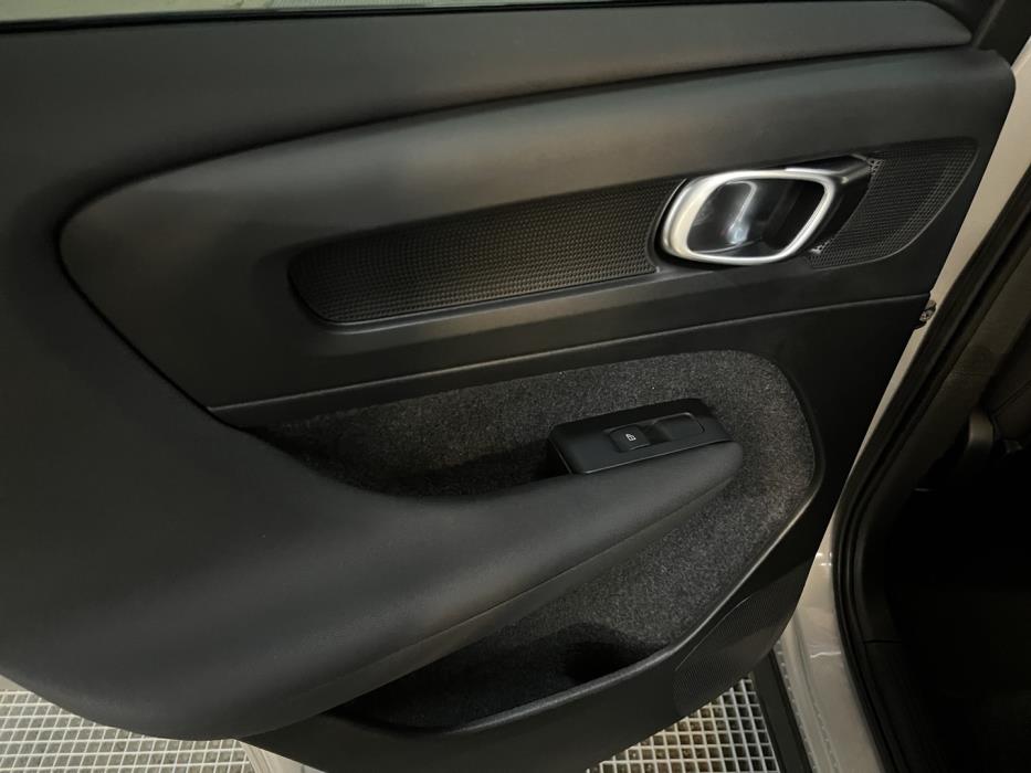 VOLVO C40 2023