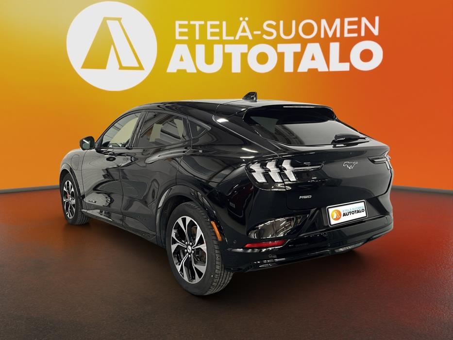 FORD Mustang Mach-E 2024