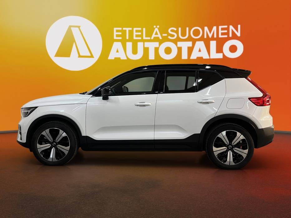 VOLVO XC40 2024