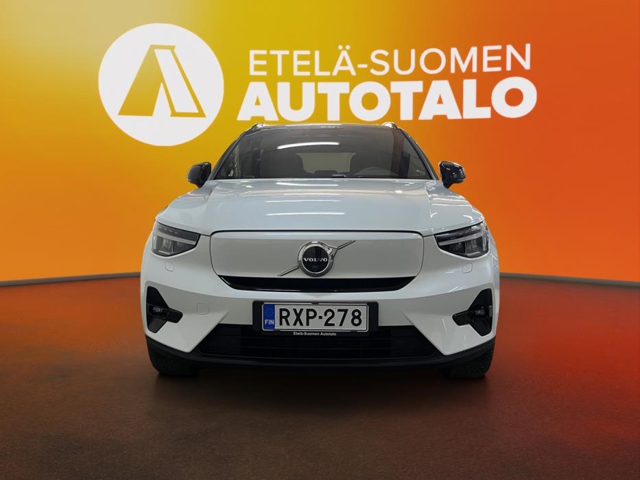 VOLVO XC40 2024