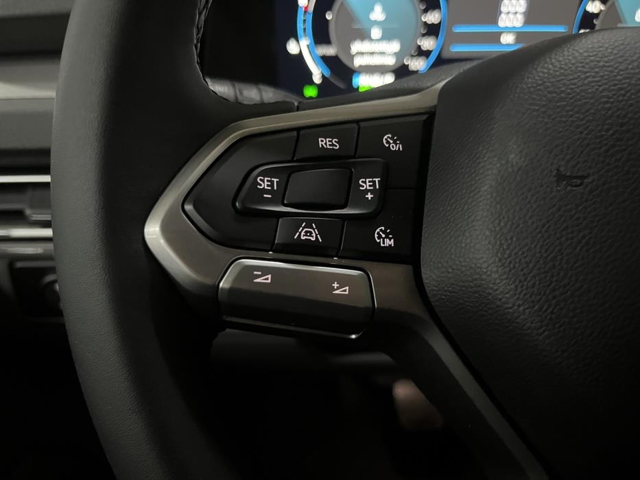 VOLKSWAGEN Caravelle 2026