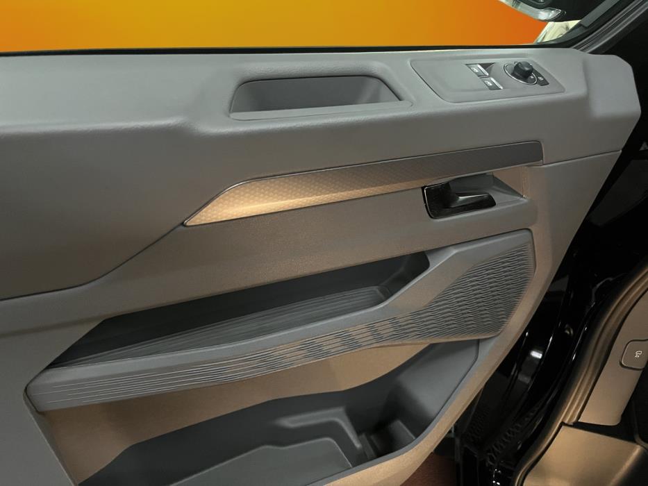 VOLKSWAGEN Caravelle 2026