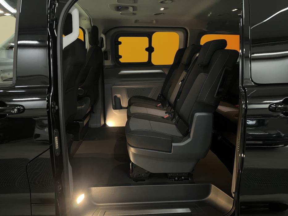 VOLKSWAGEN Caravelle 2026