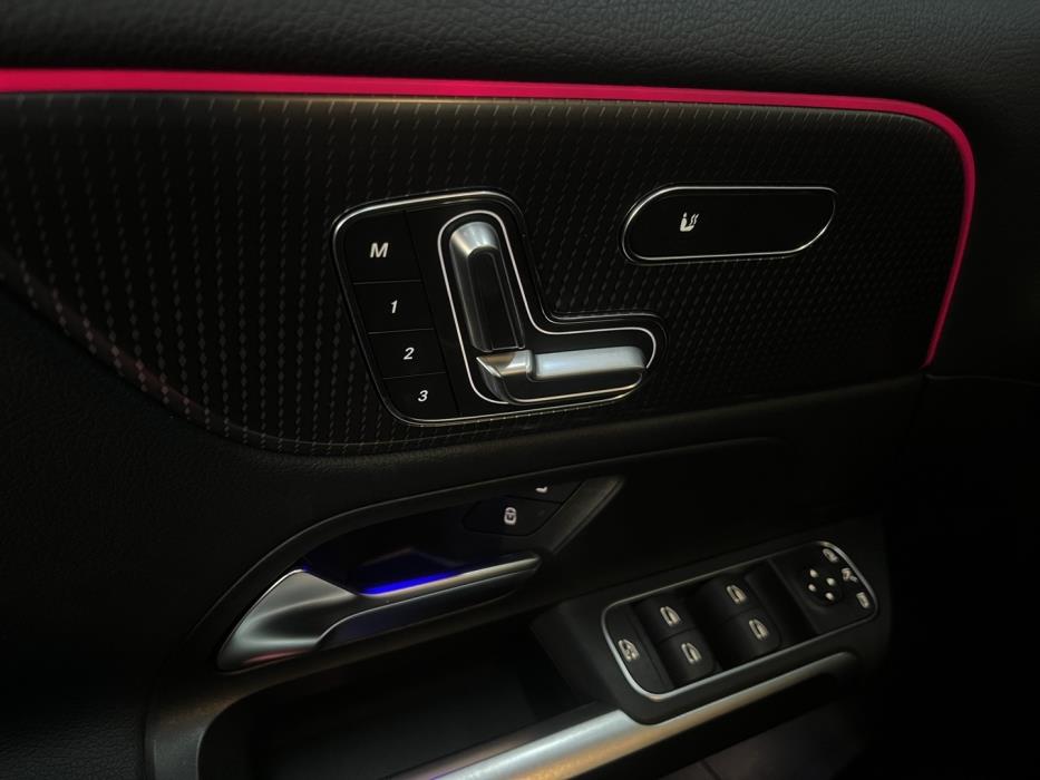 MERCEDES-BENZ EQB 2023