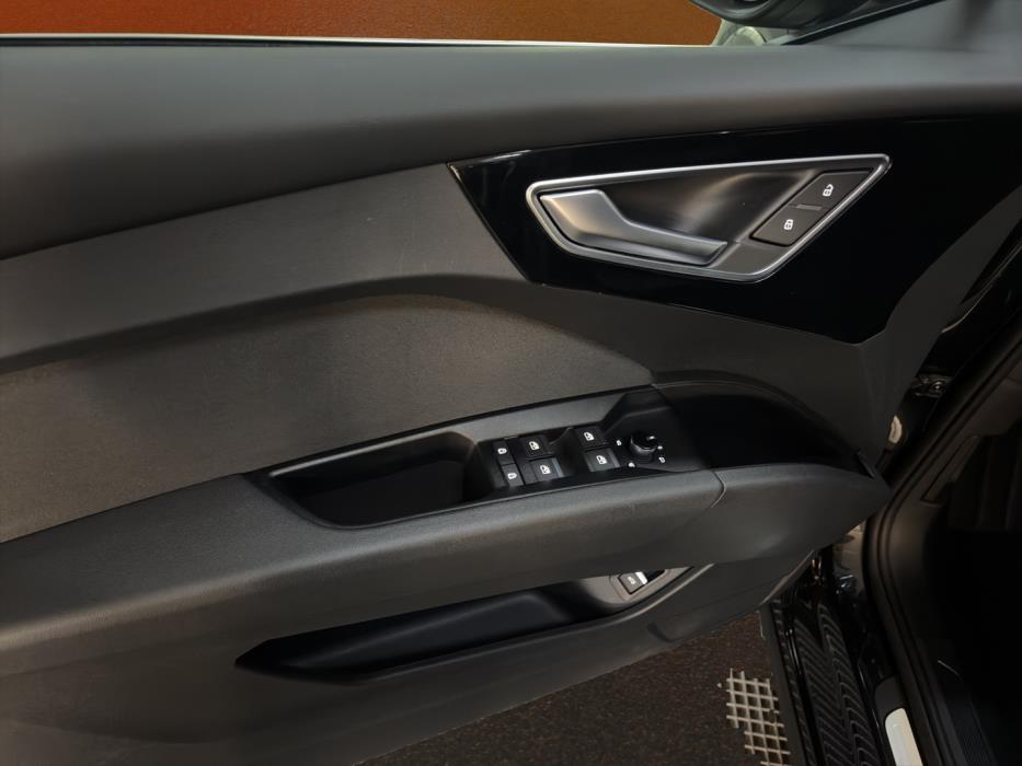 AUDI Q4 e-tron 2023
