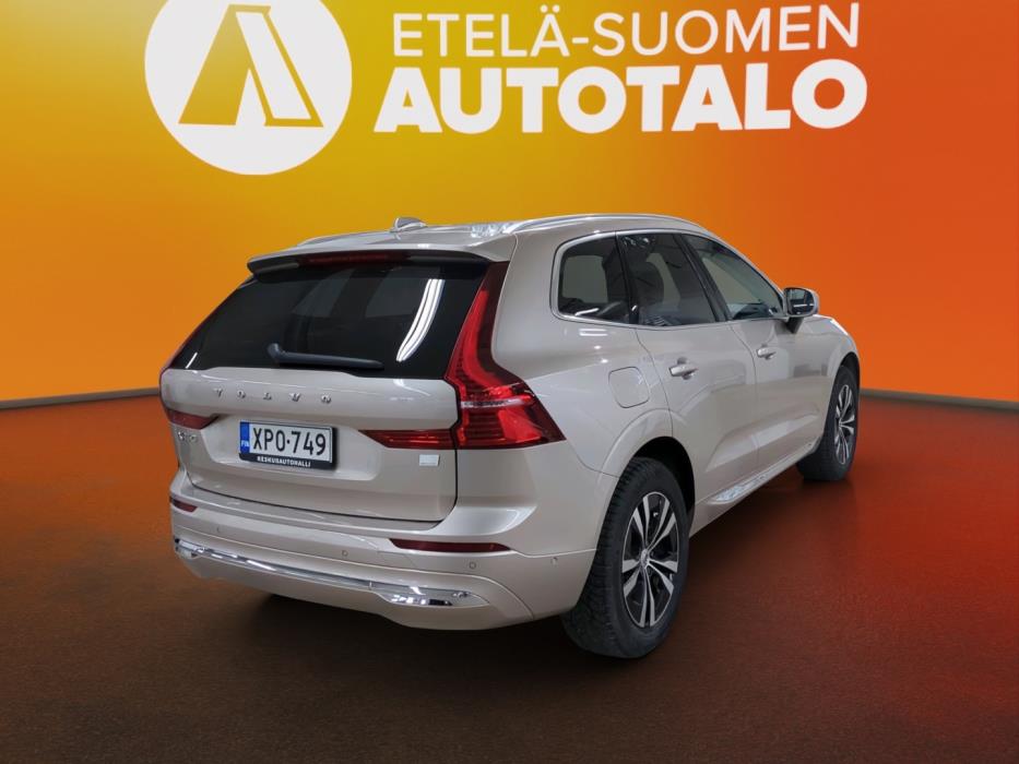 VOLVO XC60 2023
