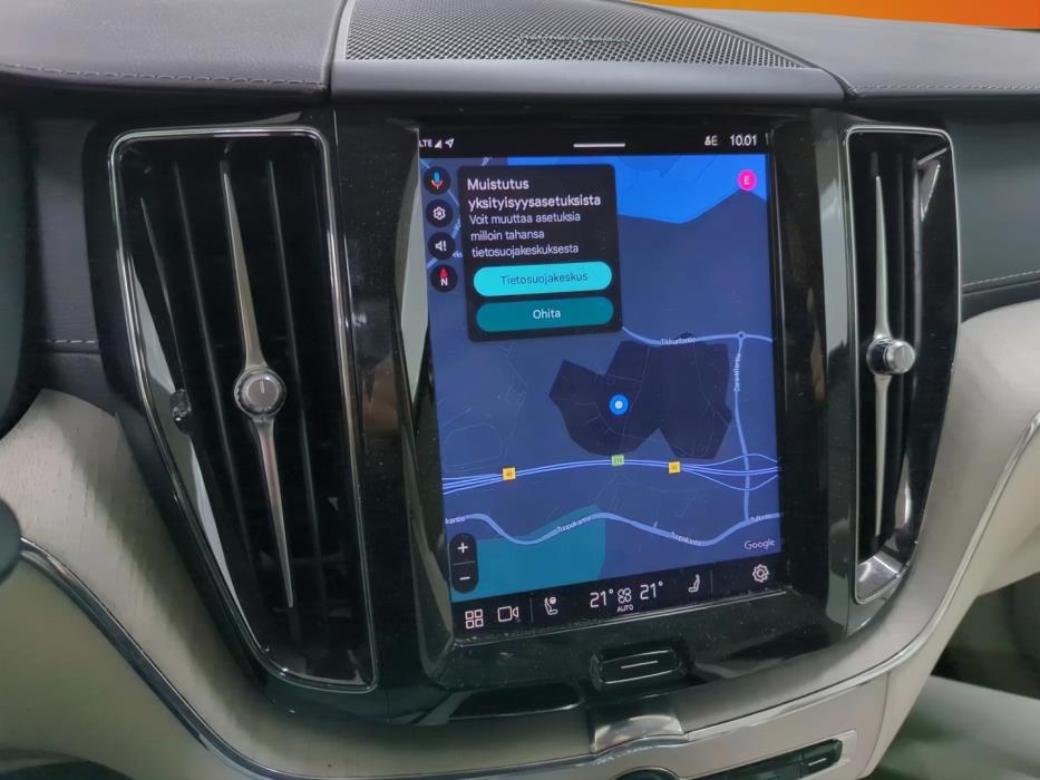 VOLVO XC60 2023