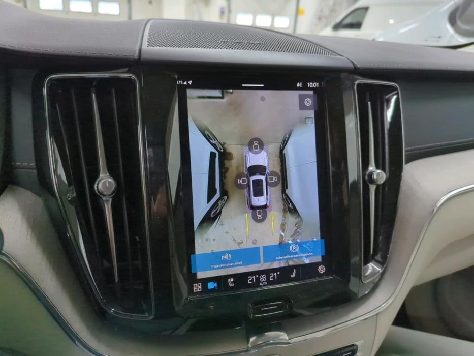 VOLVO XC60 2023
