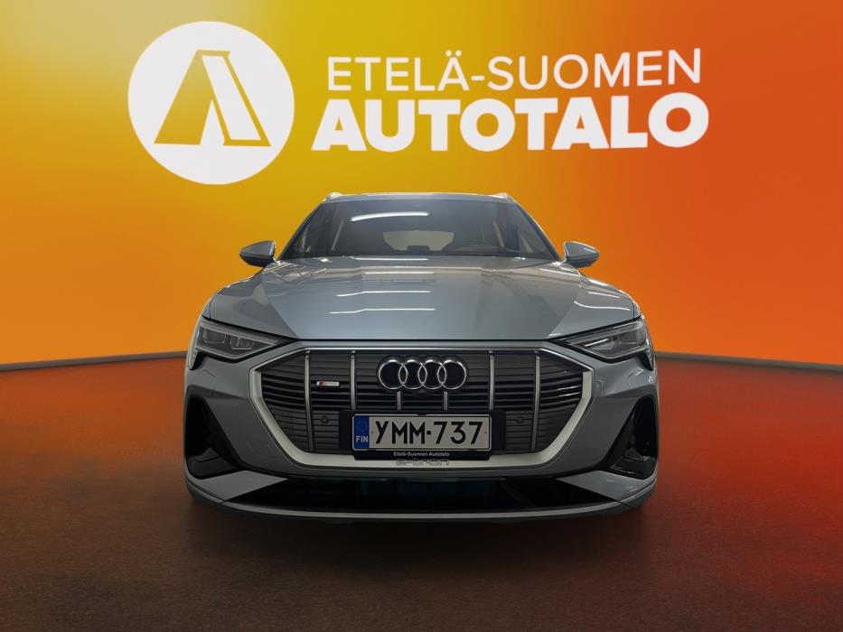 AUDI e-tron 2023
