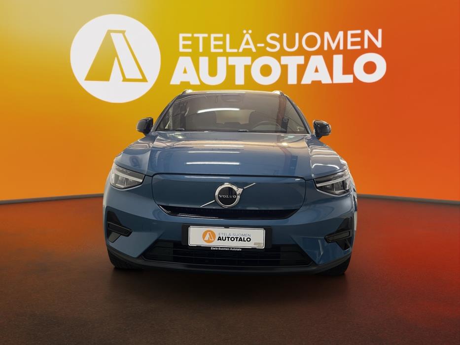 VOLVO XC40 2023