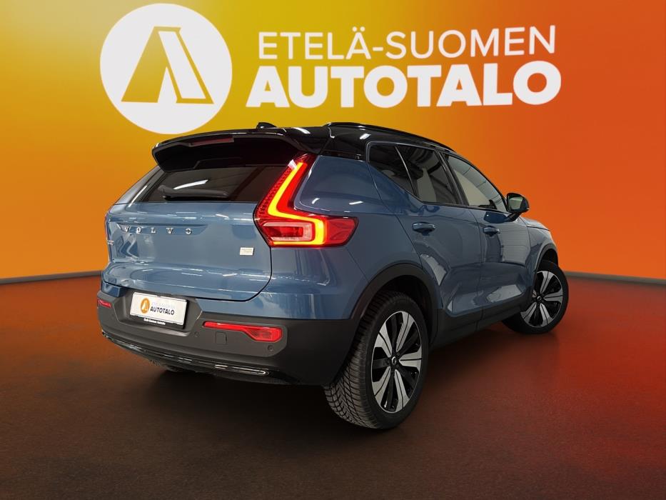 VOLVO XC40 2023