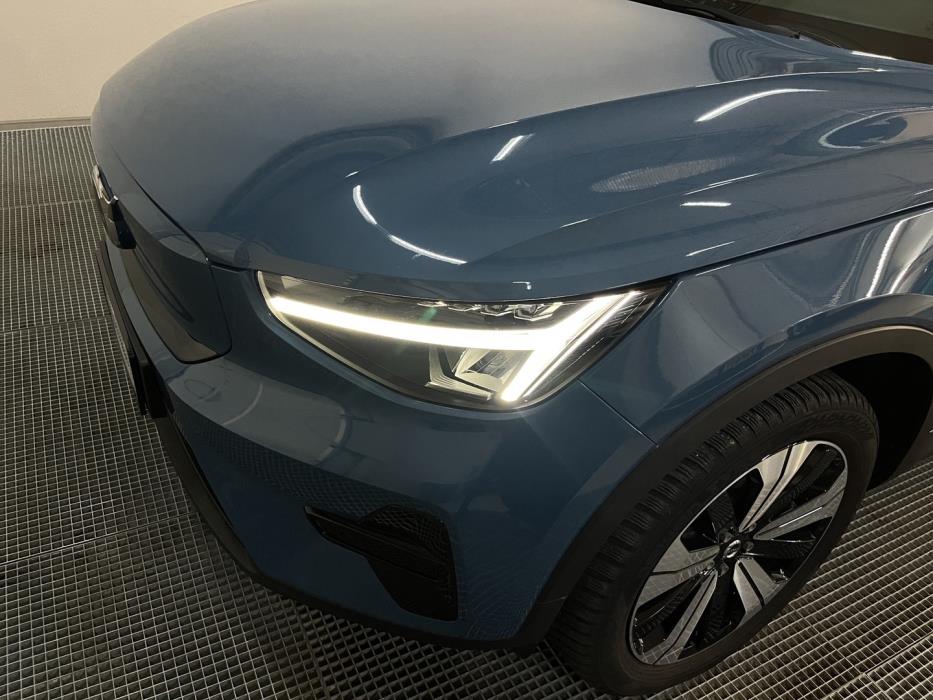 VOLVO XC40 2023