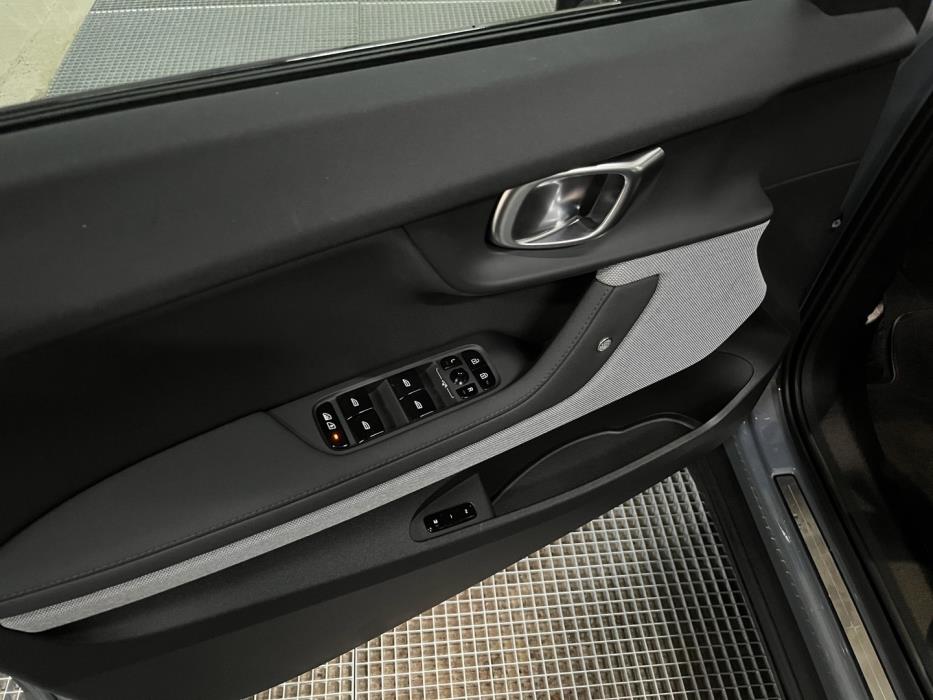 POLESTAR 2 2024