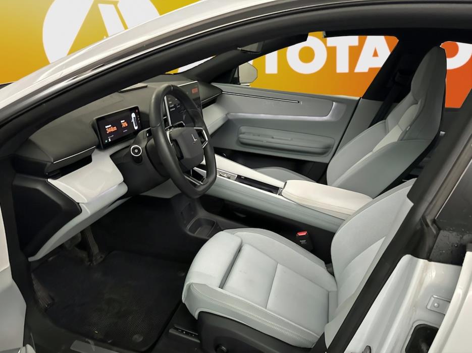 POLESTAR 4 2025