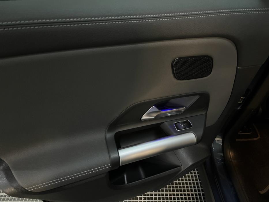 MERCEDES-BENZ EQA 2023