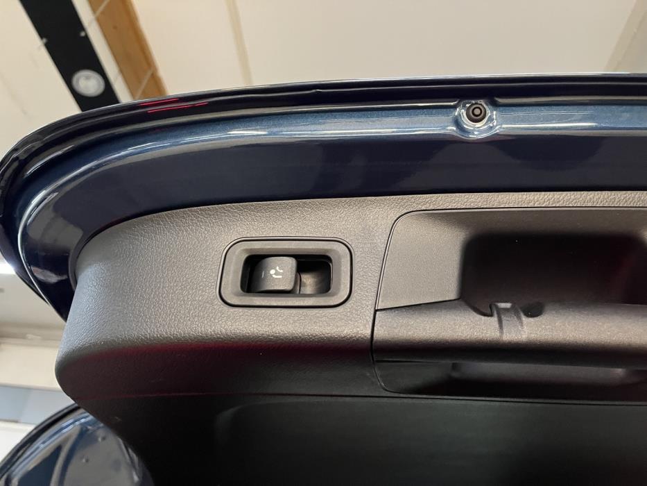 MERCEDES-BENZ EQA 2023