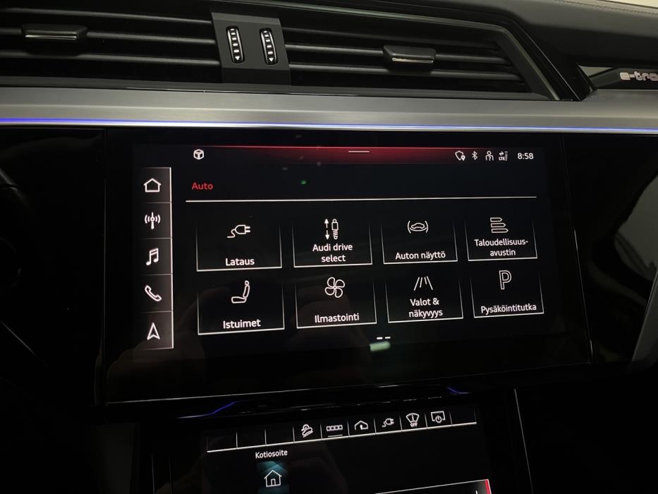 AUDI e-tron 2023
