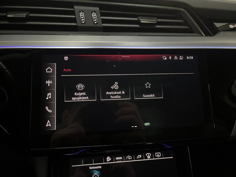 AUDI e-tron 2023