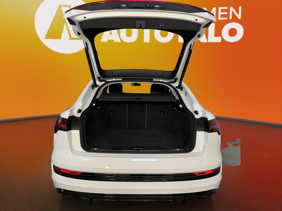 AUDI e-tron 2023