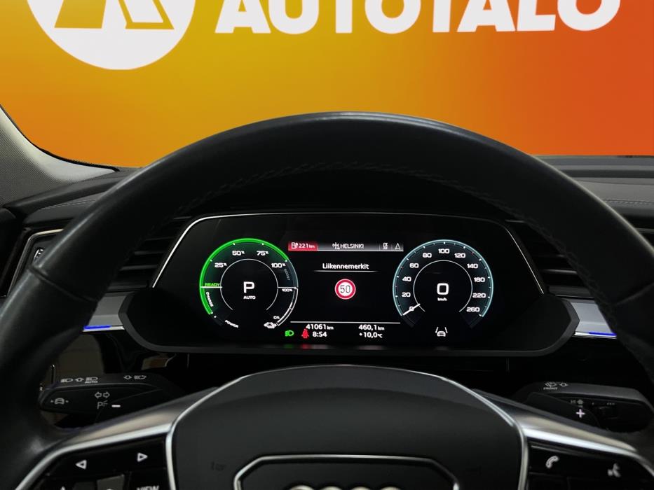 AUDI e-tron 2023