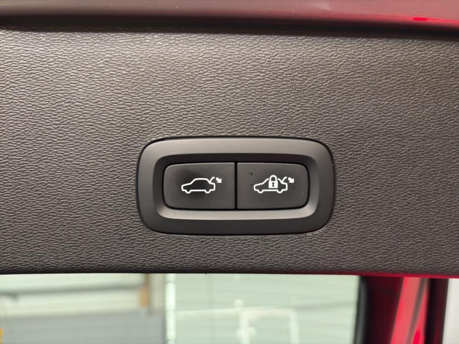 VOLVO C40 2023