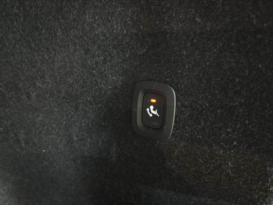 VOLVO C40 2023
